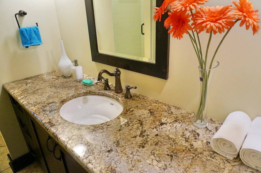 Mission Hill Lake View Villa West Kelowna Dış mekan fotoğraf