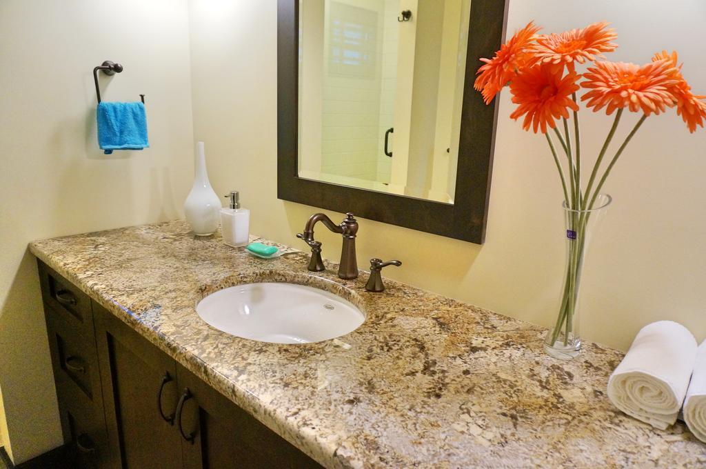 Mission Hill Lake View Villa West Kelowna Dış mekan fotoğraf